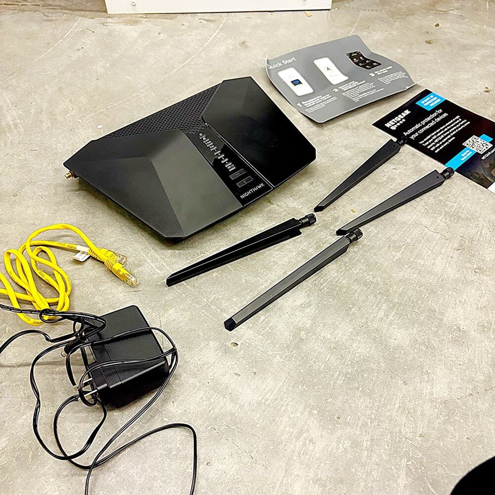 NETGEAR Nighthawk AX3600 WiFi 6 Router RAX41 - Picture 4 of 9